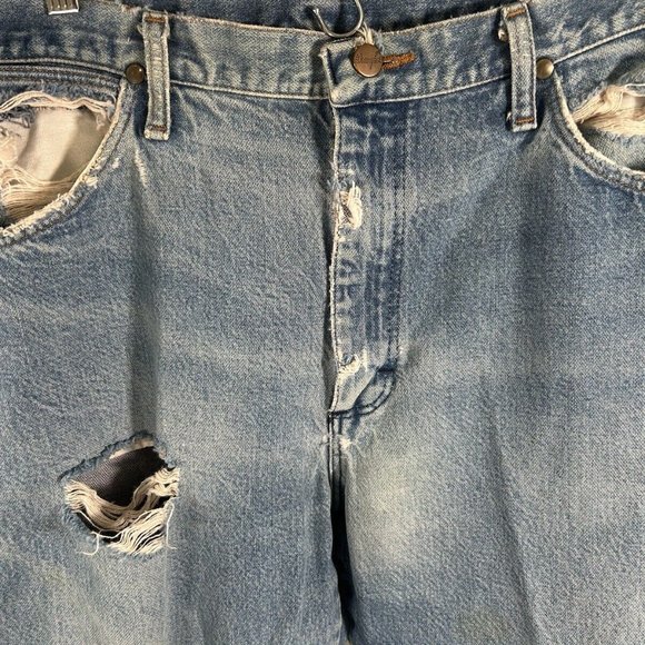 VTG Wrangler Light Wash Blue Denim Distressed Jeans USA Made 13 MWZ (34x29) - Picture 10 of 13